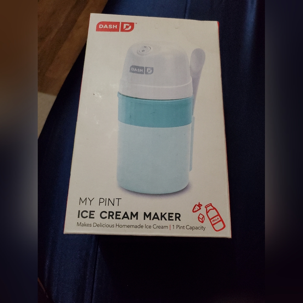 Ice cream maker